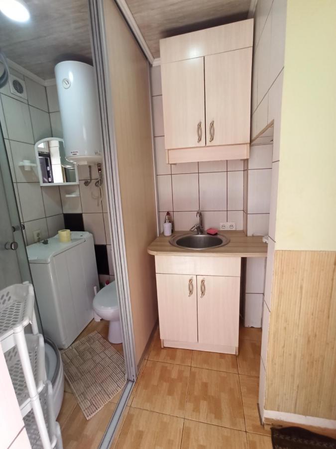 Смарт-Економ,10 Хв До Ж/Д Вокзалу Apartamento Lviv Exterior foto