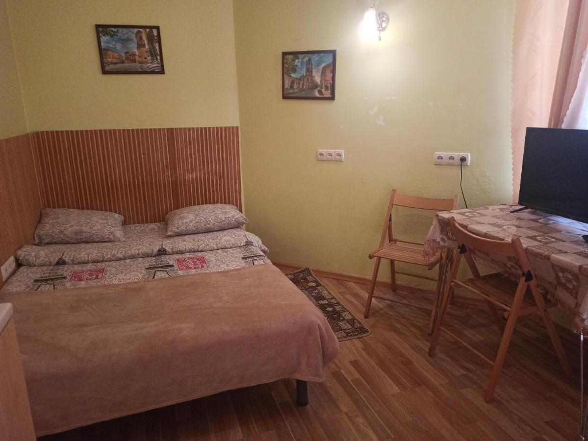 Смарт-Економ,10 Хв До Ж/Д Вокзалу Apartamento Lviv Exterior foto